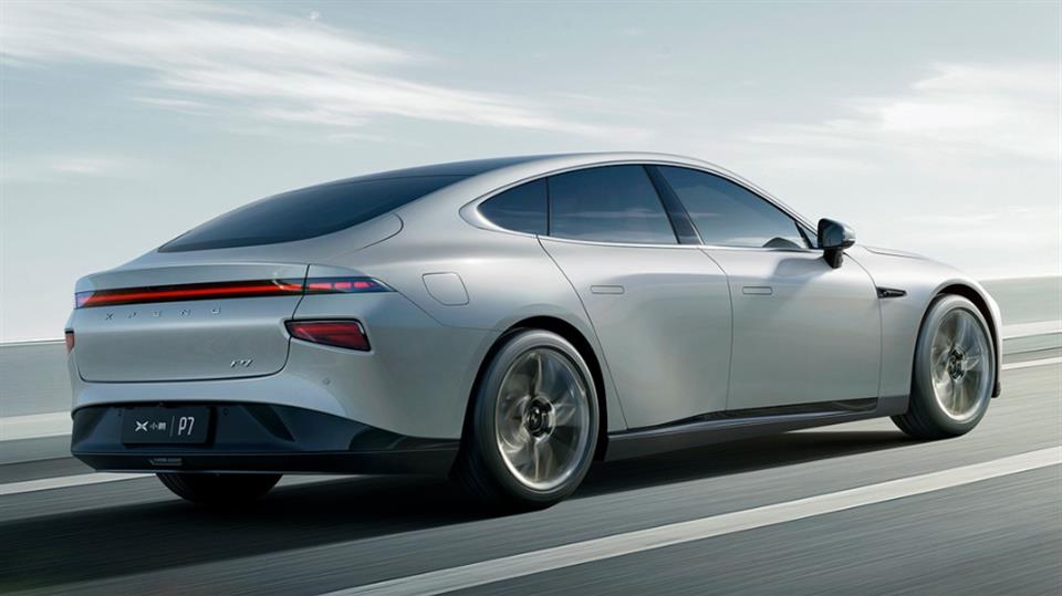 سدان برقی Xpeng P7